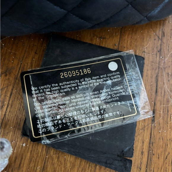 Chanel lamb skin large shoulder bag - Picture 4 of 6